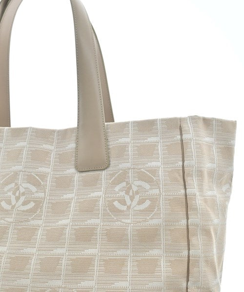 CHANEL กระเป๋าถือขนาดใหญ่