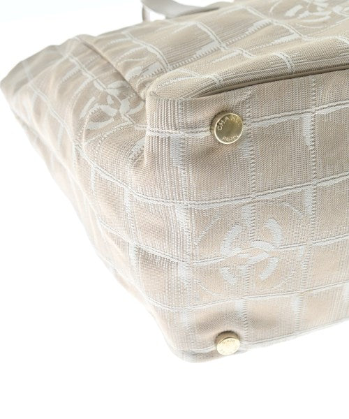 CHANEL กระเป๋าถือขนาดใหญ่