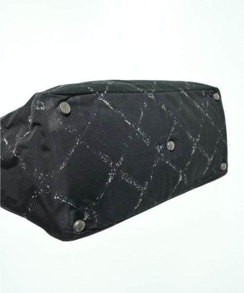 CHANEL กระเป๋าถือขนาดใหญ่