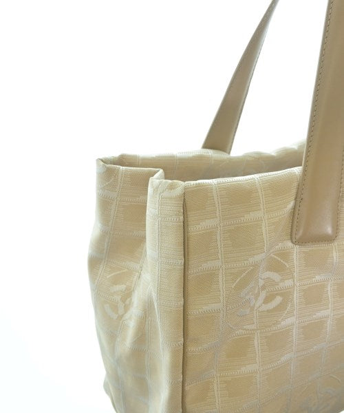 CHANEL กระเป๋าถือขนาดใหญ่