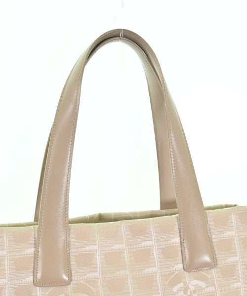 CHANEL กระเป๋าถือขนาดใหญ่
