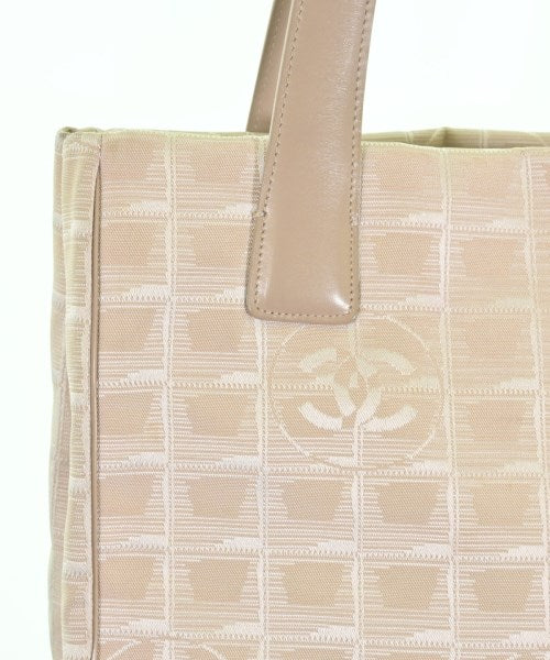 CHANEL กระเป๋าถือขนาดใหญ่