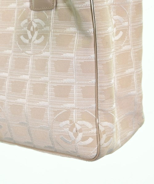 CHANEL กระเป๋าถือขนาดใหญ่