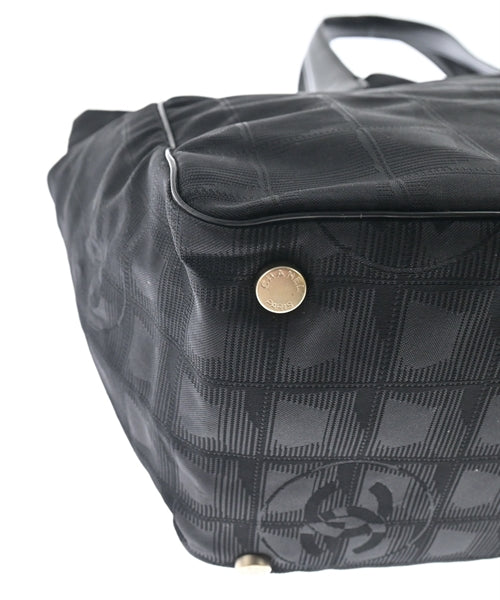 CHANEL กระเป๋าถือขนาดใหญ่