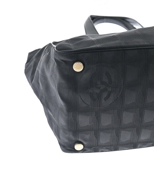 CHANEL กระเป๋าถือขนาดใหญ่