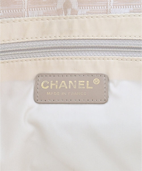 CHANEL กระเป๋าถือขนาดใหญ่