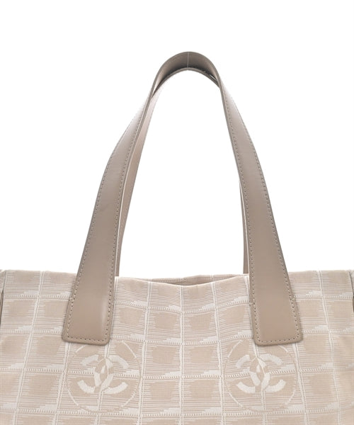 CHANEL กระเป๋าถือขนาดใหญ่