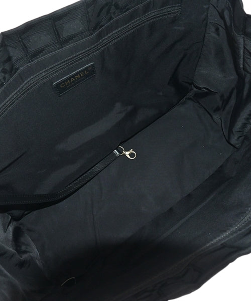 CHANEL กระเป๋าถือขนาดใหญ่