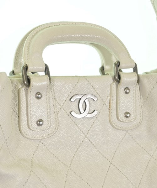 CHANEL กระเป๋าถือขนาดใหญ่