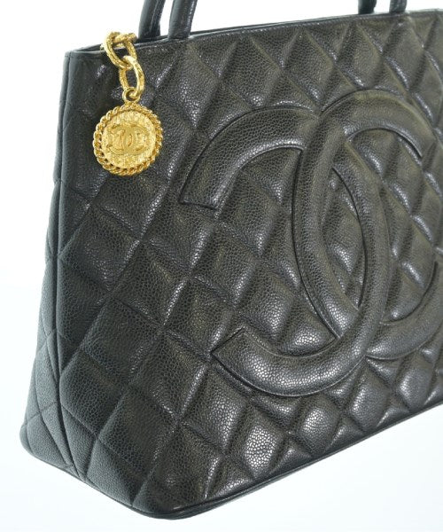 CHANEL กระเป๋าถือ