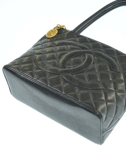 CHANEL กระเป๋าถือ