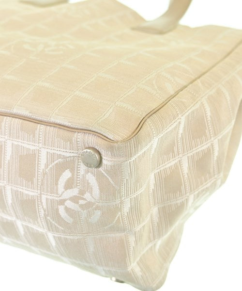 CHANEL กระเป๋าถือขนาดใหญ่