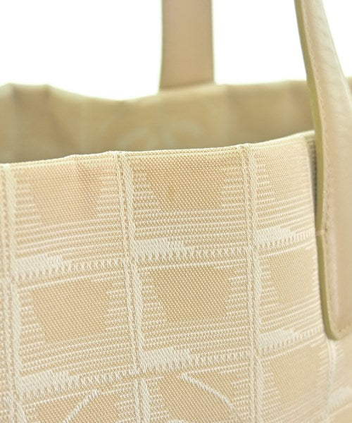 CHANEL กระเป๋าถือขนาดใหญ่