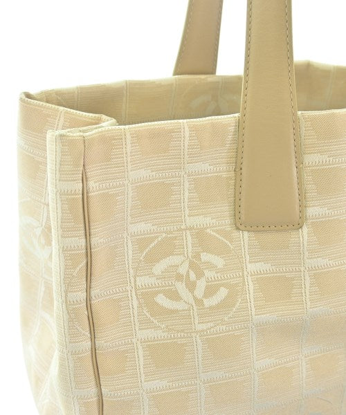 CHANEL กระเป๋าถือขนาดใหญ่