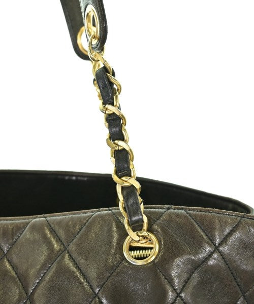 CHANEL กระเป๋าถือขนาดใหญ่