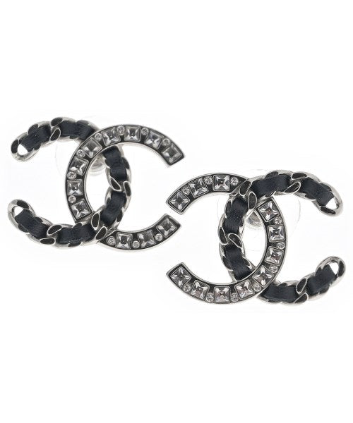 CHANEL เจาะ