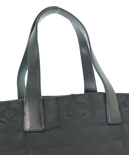 CHANEL กระเป๋าถือขนาดใหญ่