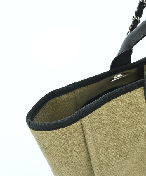 CHANEL กระเป๋าถือขนาดใหญ่