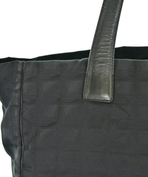 CHANEL กระเป๋าถือขนาดใหญ่