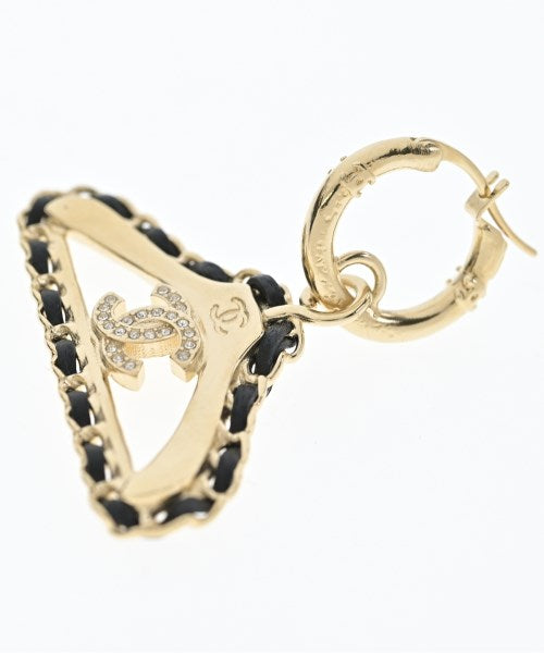 CHANEL เจาะ