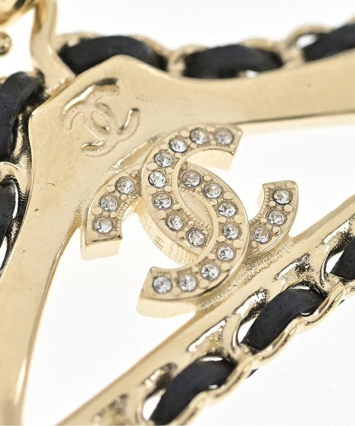 CHANEL เจาะ
