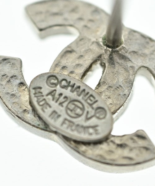CHANEL เจาะ