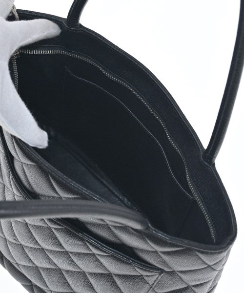 CHANEL กระเป๋าถือขนาดใหญ่