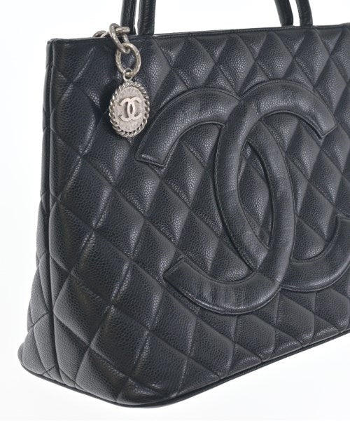 CHANEL กระเป๋าถือขนาดใหญ่