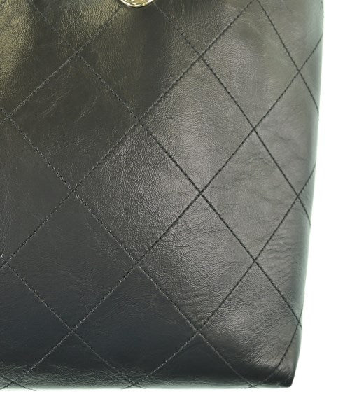 CHANEL กระเป๋าถือขนาดใหญ่