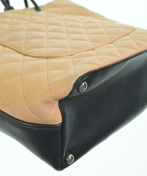 CHANEL กระเป๋าถือขนาดใหญ่