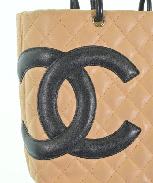 CHANEL กระเป๋าถือขนาดใหญ่