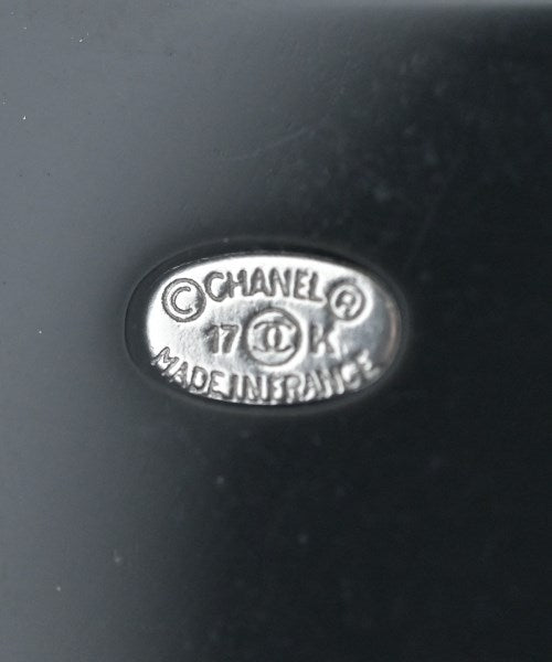 CHANEL เข็มกลัด/ดอกไม้ติดเสื้อ