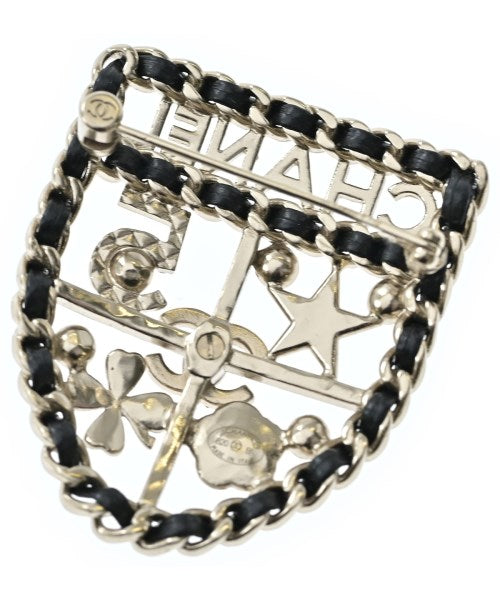CHANEL เข็มกลัด/ดอกไม้ติดเสื้อ