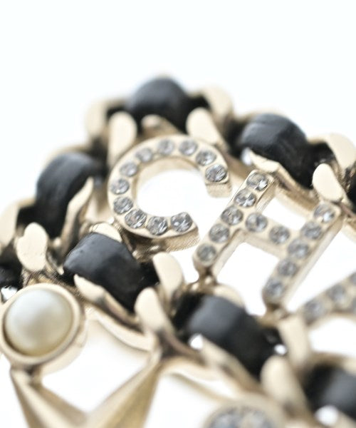 CHANEL เข็มกลัด/ดอกไม้ติดเสื้อ