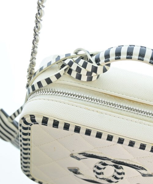 CHANEL กระเป๋าสะพาย