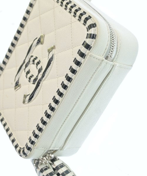 CHANEL กระเป๋าสะพาย