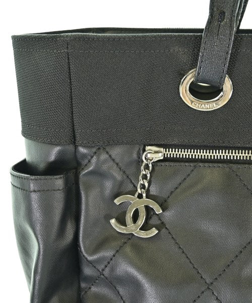 CHANEL กระเป๋าถือขนาดใหญ่