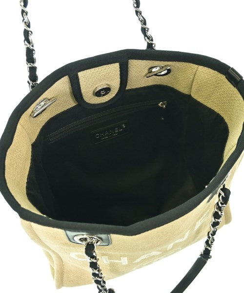 CHANEL กระเป๋าถือขนาดใหญ่