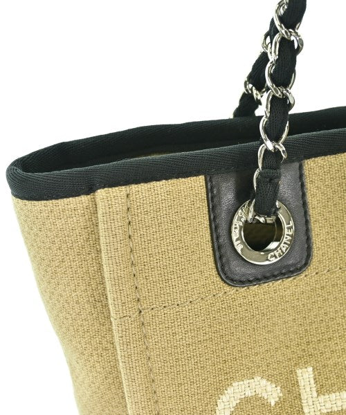 CHANEL กระเป๋าถือขนาดใหญ่