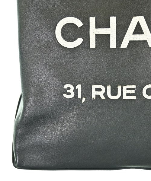 CHANEL กระเป๋าถือขนาดใหญ่