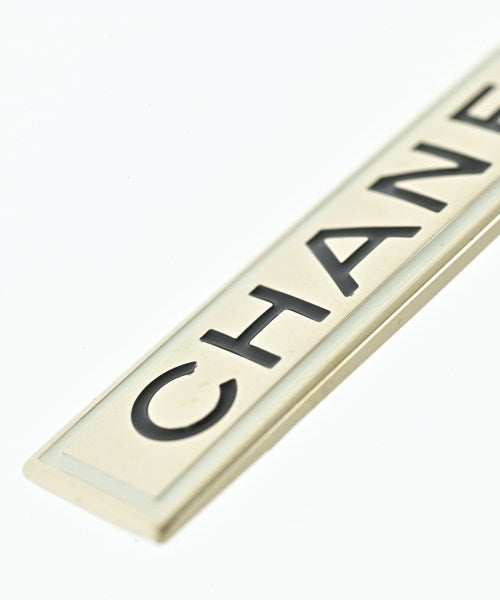 CHANEL เข็มกลัด/ดอกไม้ติดเสื้อ