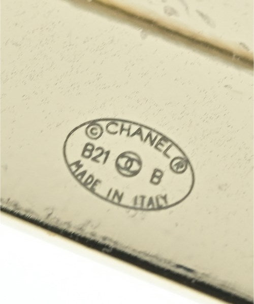 CHANEL เข็มกลัด/ดอกไม้ติดเสื้อ