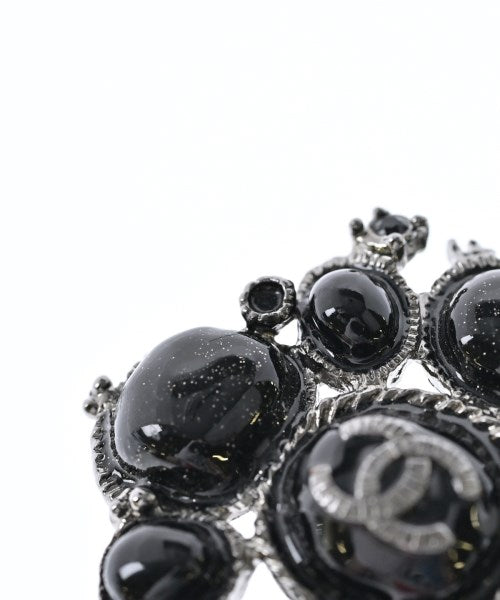 CHANEL เข็มกลัด/ดอกไม้ติดเสื้อ