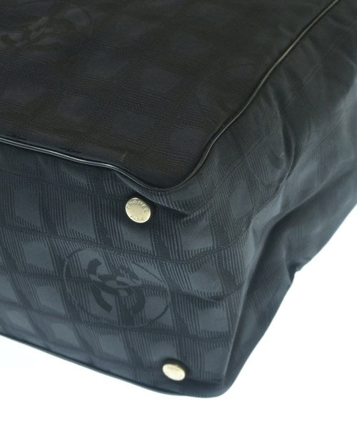CHANEL กระเป๋าถือขนาดใหญ่