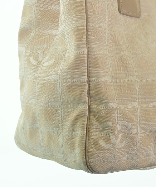 CHANEL กระเป๋าถือขนาดใหญ่