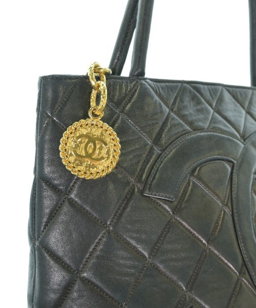 CHANEL กระเป๋าถือ