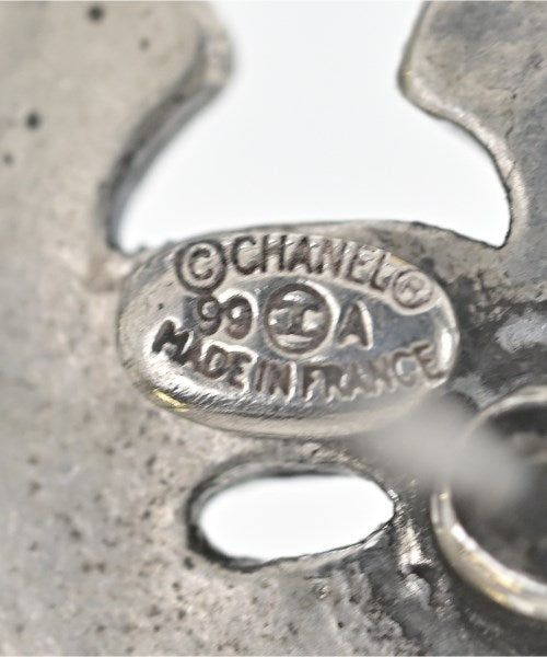 CHANEL เจาะ