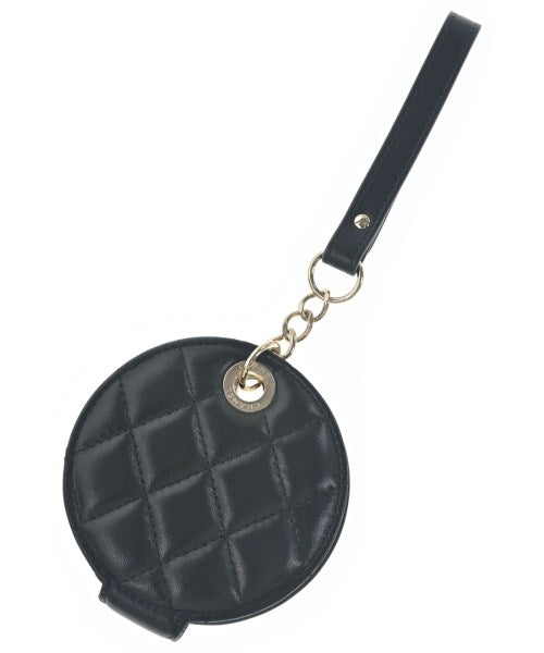 CHANEL เครื่องประดับบนกระเป๋า