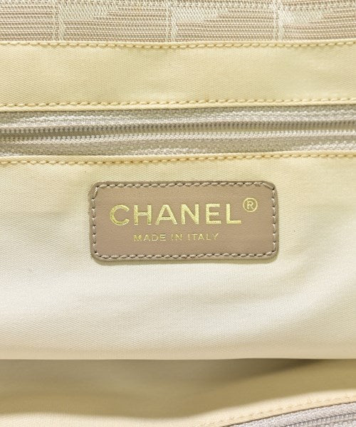 CHANEL กระเป๋าถือขนาดใหญ่