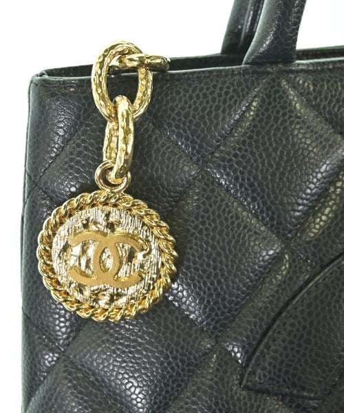 CHANEL กระเป๋าถือ